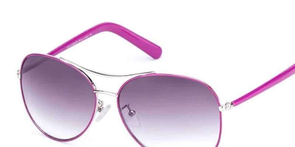 Daily Cleaning Of Sunglasses Can Use Water To Rinse