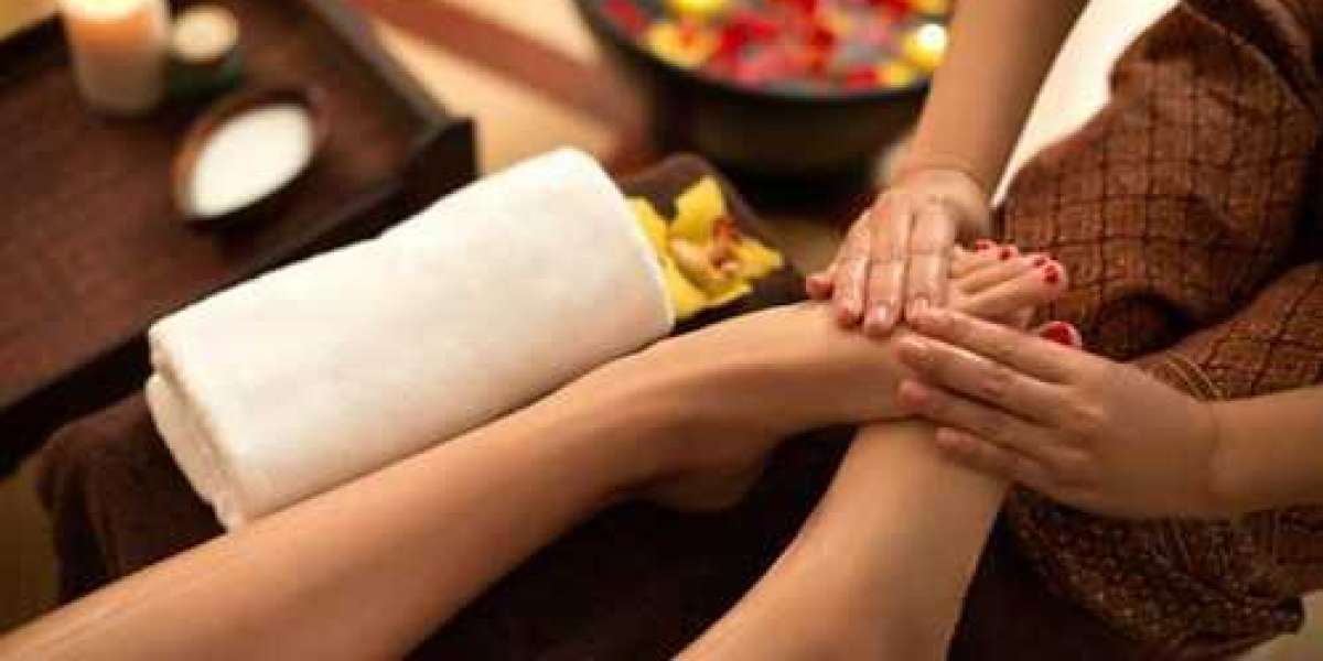 How to Give Yourself a Slimming Massage at Home: Dubai Edition