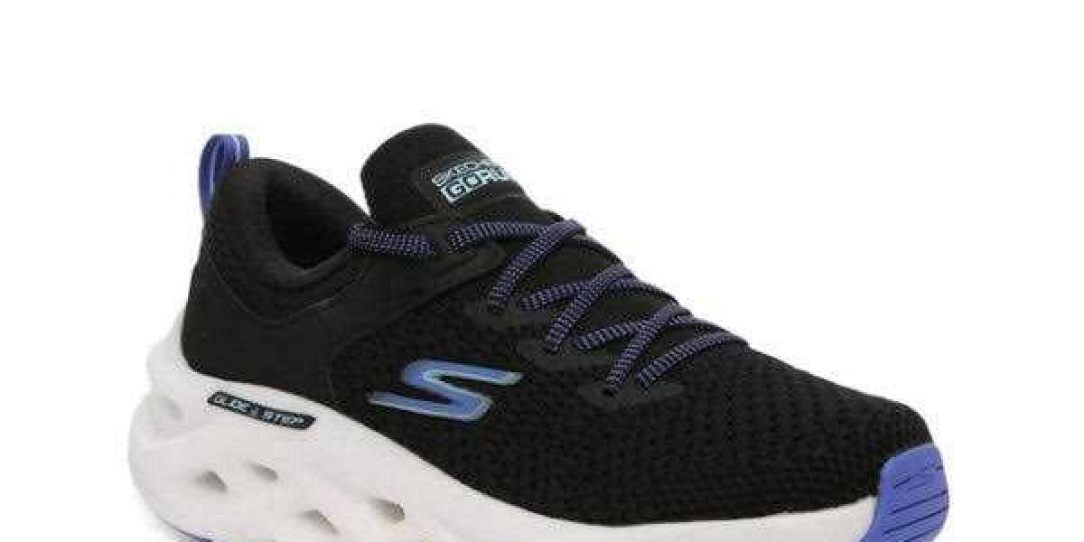 With Skechers Go Run Glide Step, enjoy the Ultimate in Comfort.