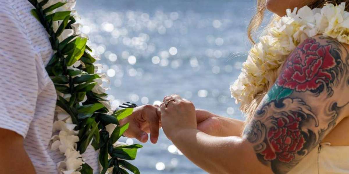 Say Yes To Oahu - How An Engagement Photographer Can Make It Extra Special