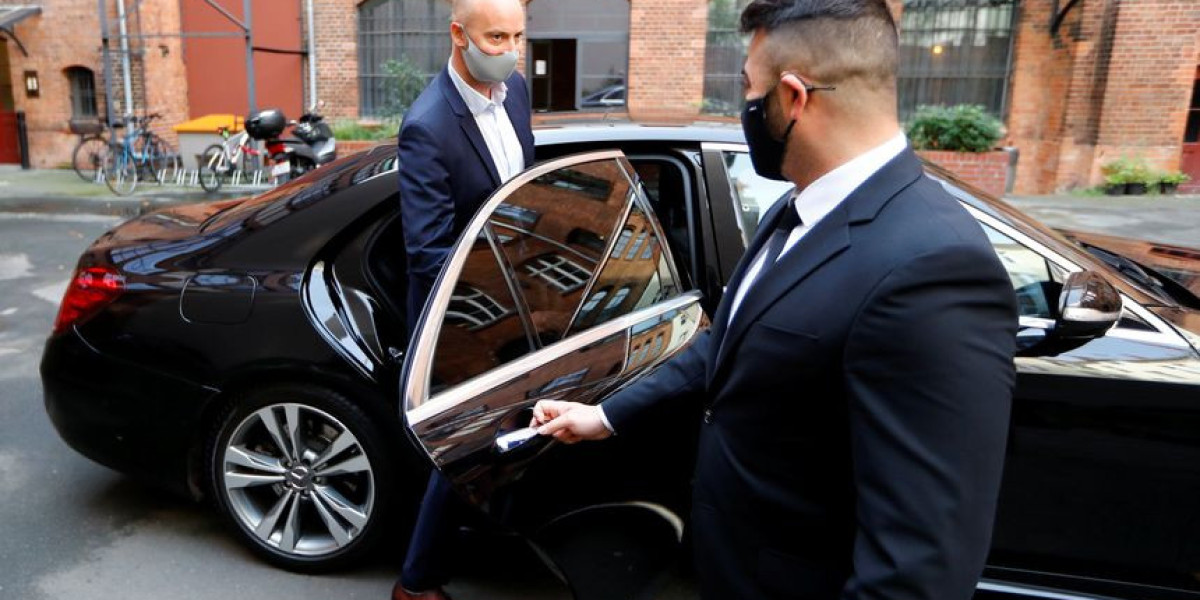 Luxury Limousine Service in Geneva for Unmatched Convenience and Comfort