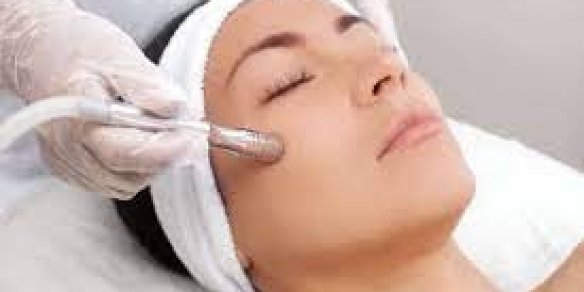 Cosmetic Dermatology Alongside Skin Disease Treatment in Dubai